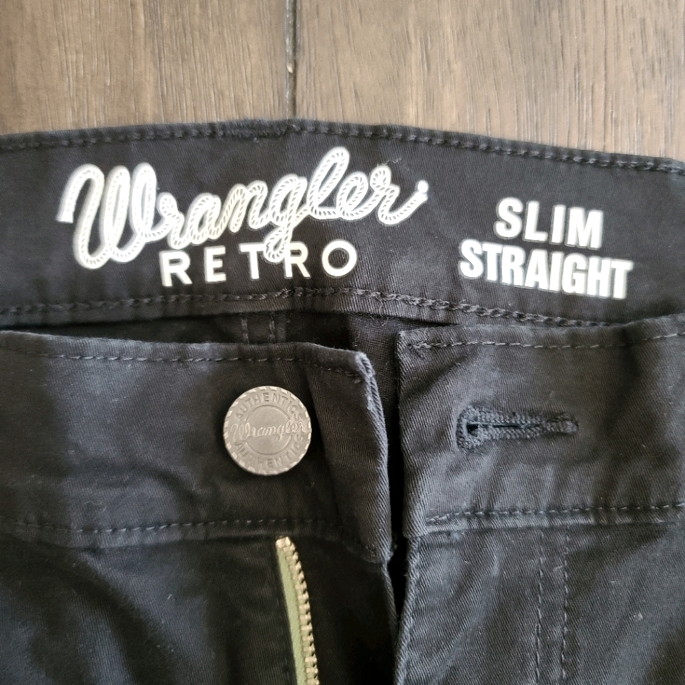 Mens black Wrangler Retro straight slim.